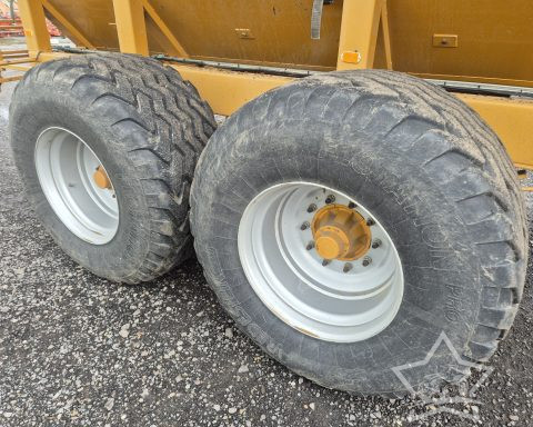 Richard Western FR16 Chaser Bin