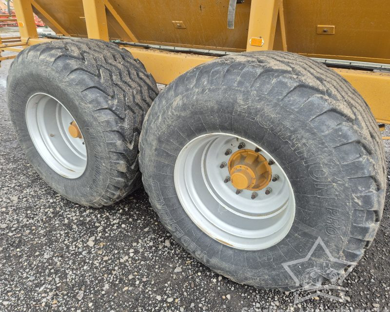 Richard Western FR16 Chaser Bin