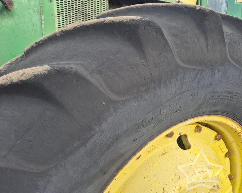 John Deere 8640