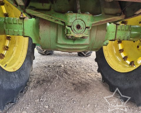 John Deere 8640