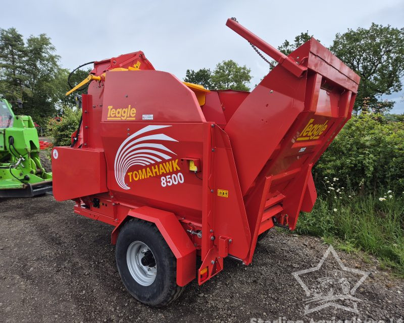 Teagle 8500 Tomahawk Straw Bedder