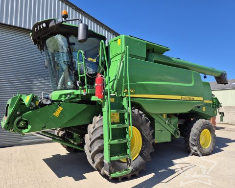 John Deere W550 Combine