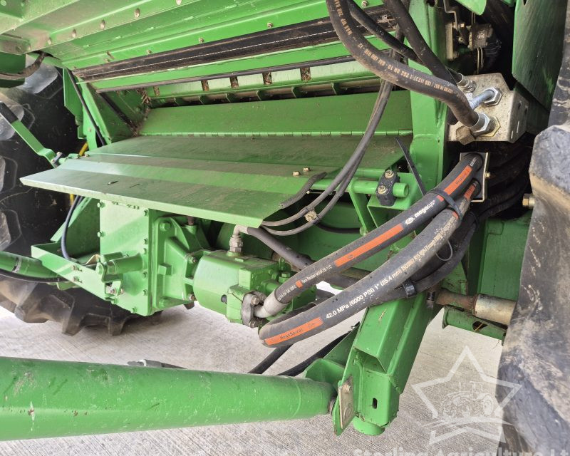 John Deere W550 Combine