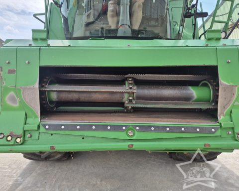 John Deere W550 Combine