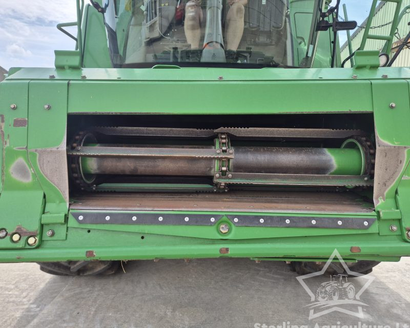 John Deere W550 Combine