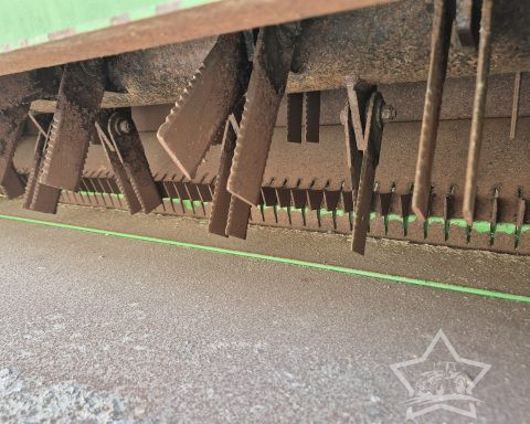 John Deere W550 Combine