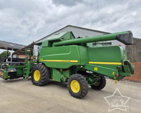 John Deere W550 Combine