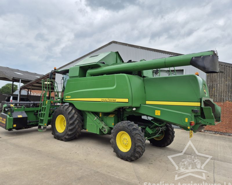 John Deere W550 Combine