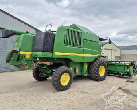 John Deere W550 Combine