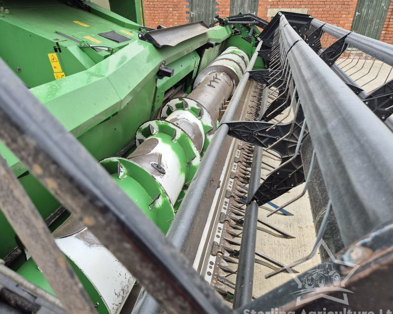 John Deere W550 Combine
