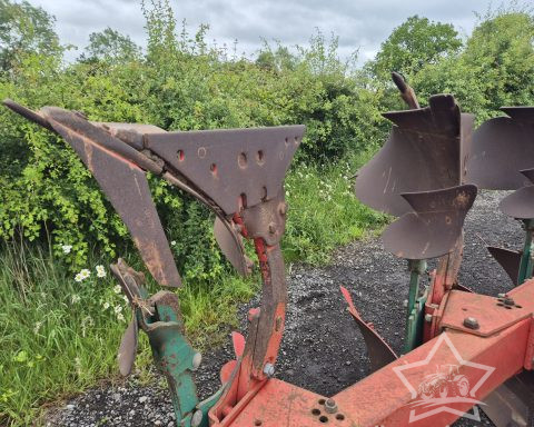 Kverneland LO85 7F ON-land /  In-Furrow Plough