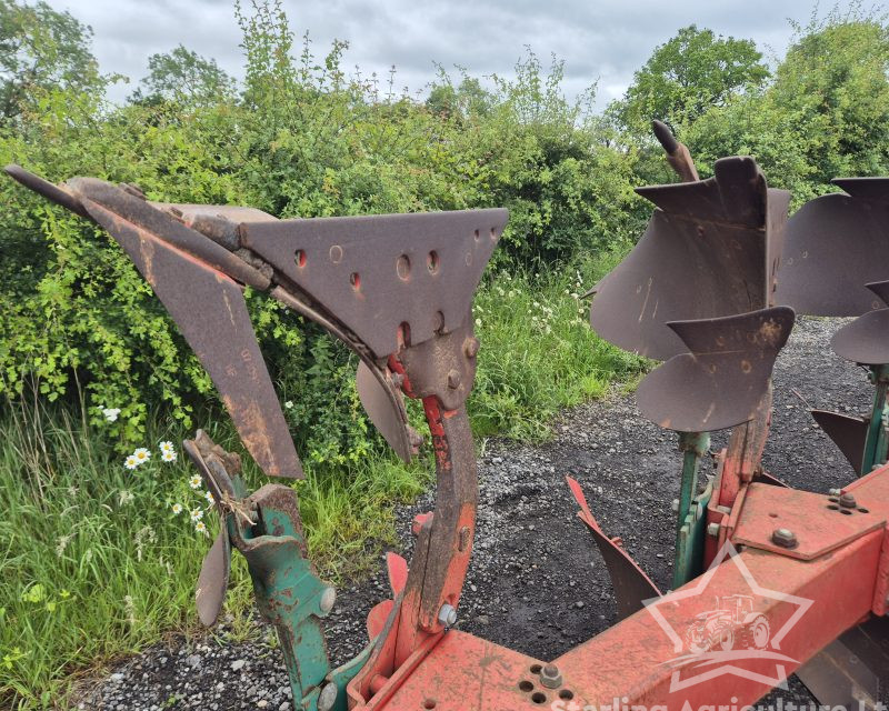 Kverneland LO85 7F ON-land /  In-Furrow Plough