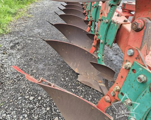 Kverneland LO85 7F ON-land /  In-Furrow Plough
