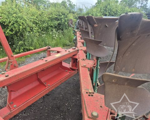 Kverneland LO85 7F ON-land /  In-Furrow Plough
