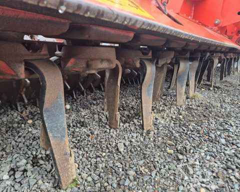 Kuhn HR6004 Power Harrow