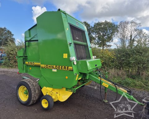 John Deere 590 Round Baler