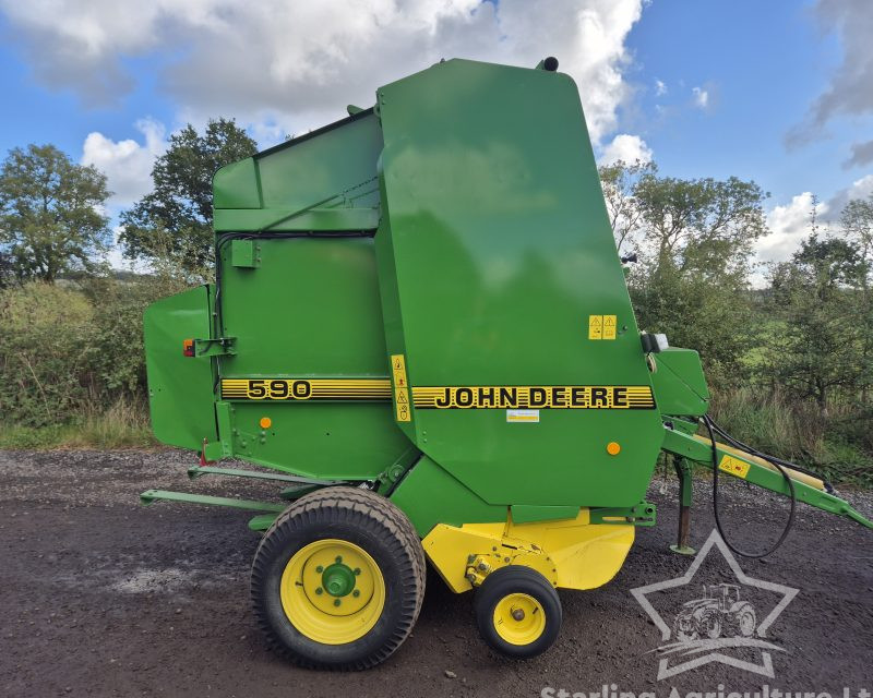 John Deere 590 Round Baler