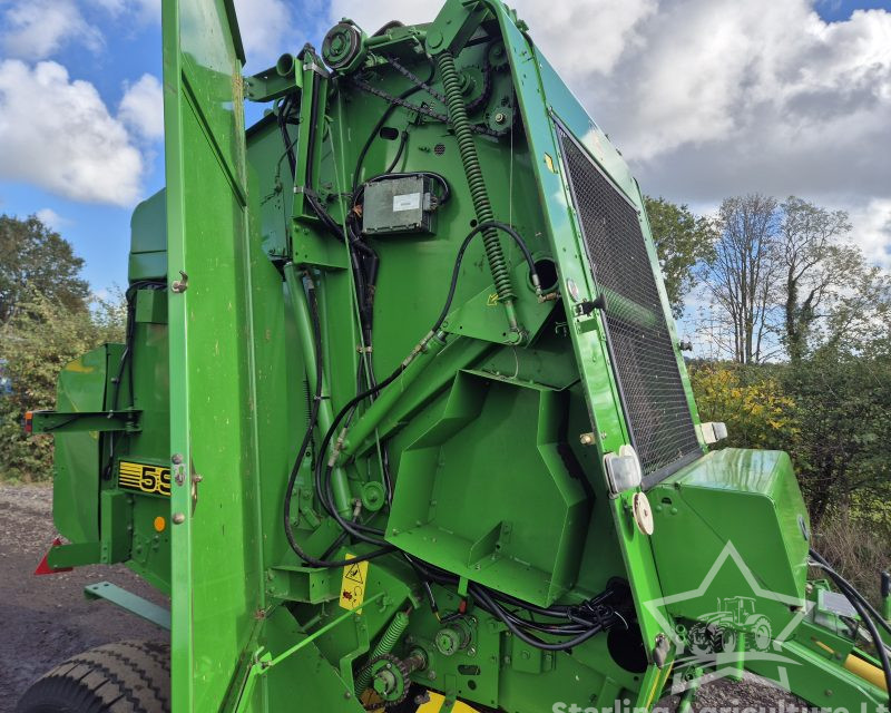 John Deere 590 Round Baler