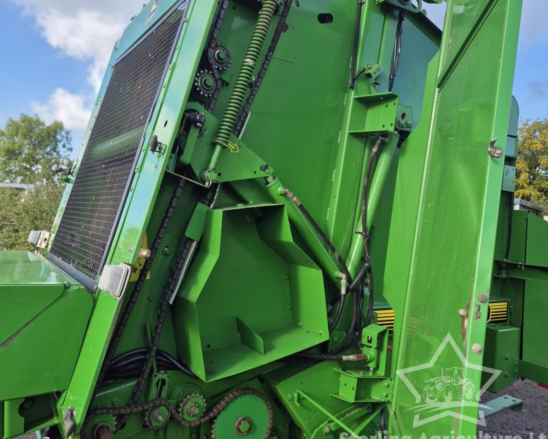 John Deere 590 Round Baler