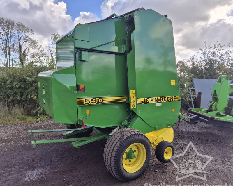 John Deere 590 Round Baler