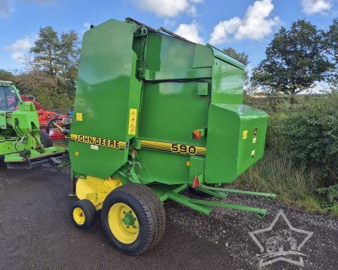John Deere 590 Round Baler