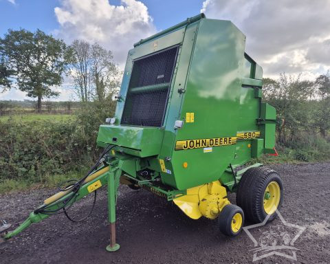 John Deere 590 Round Baler