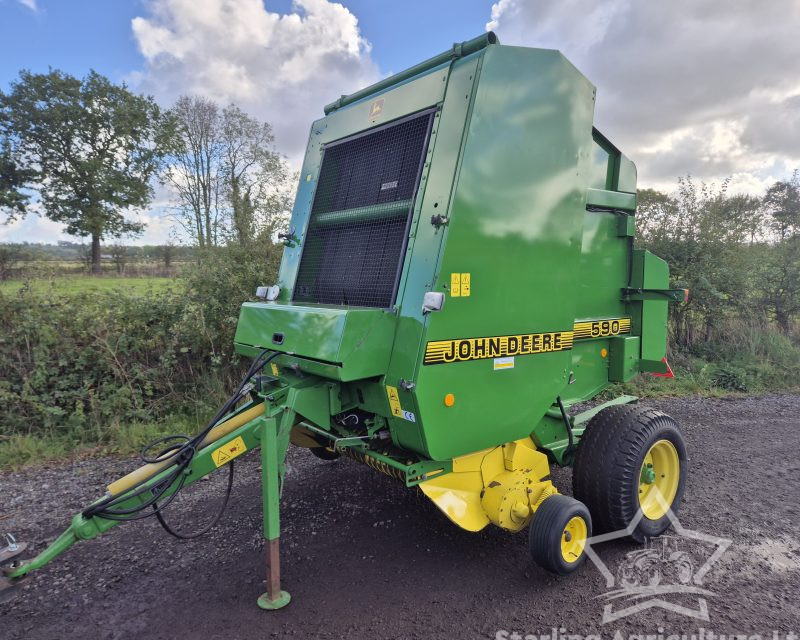 John Deere 590 Round Baler
