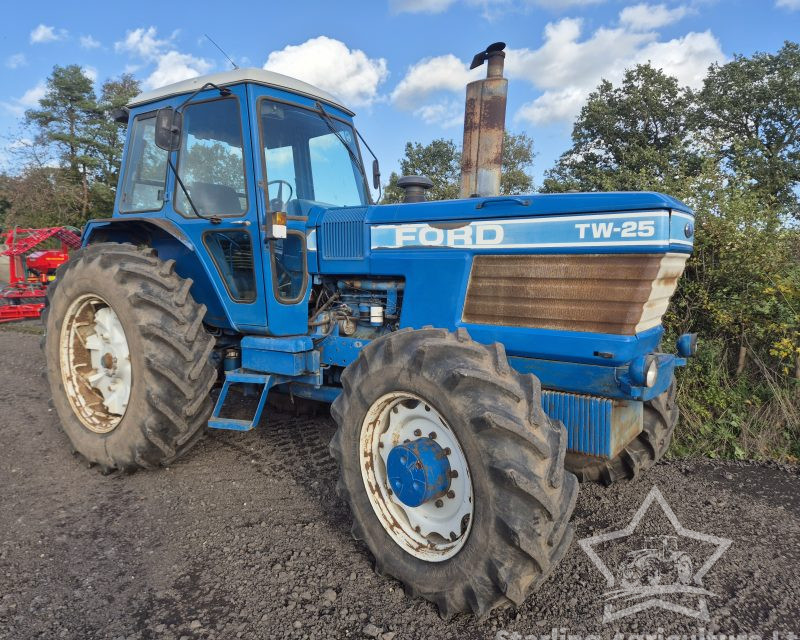 Ford TW25