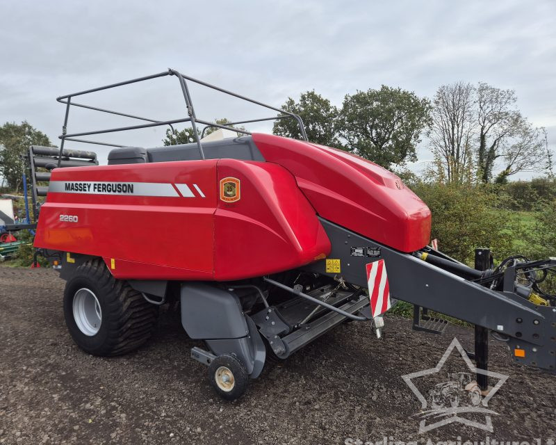 Massey Ferguson 2260 Baler
