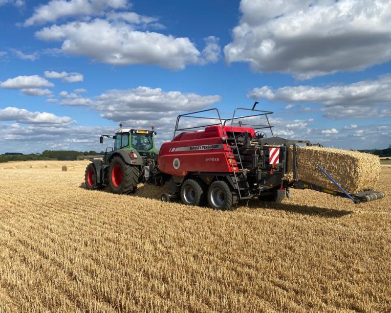 Massey Ferguson 2170XD Baler