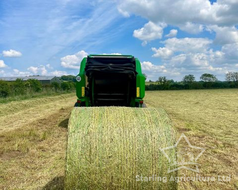 John Deere V451R Round Baler