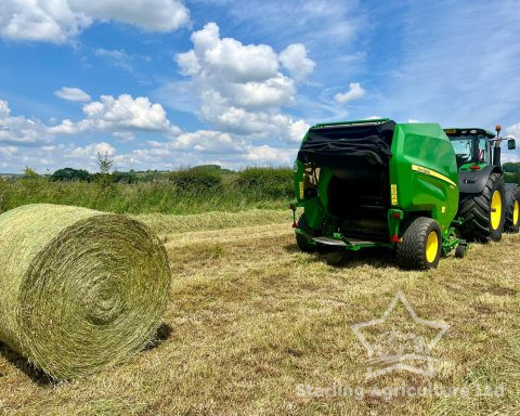 John Deere V451R Round Baler