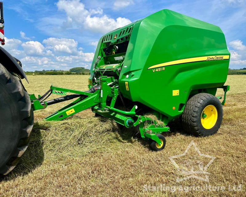 John Deere V451R Round Baler