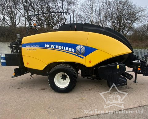New Holland 890 Baler