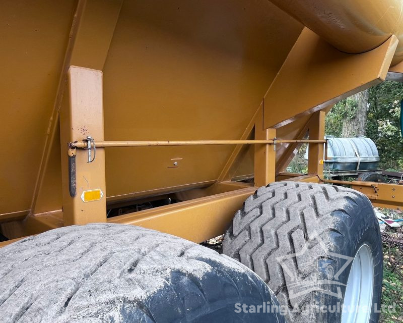 Richard Western FR16 Chaser Bin