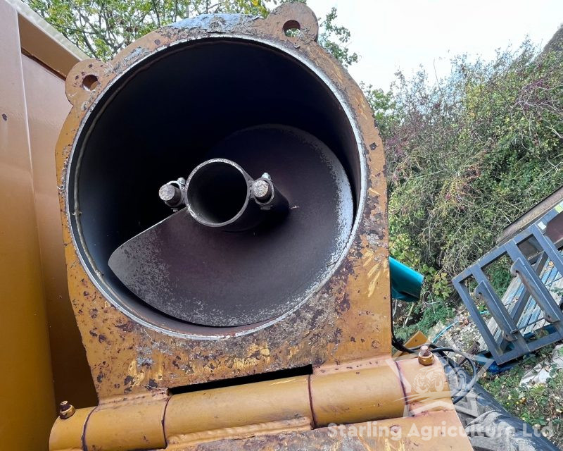 Richard Western FR16 Chaser Bin