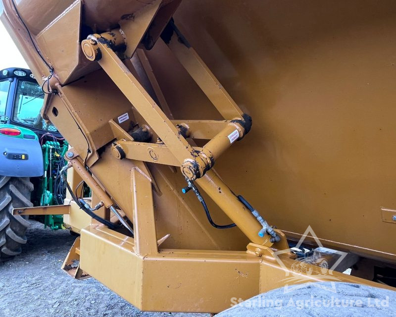 Richard Western FR16 Chaser Bin