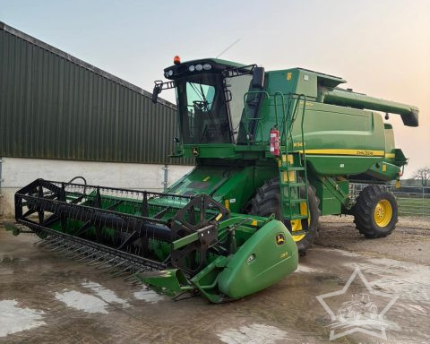 John Deere W540 HillMaster Combine