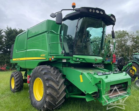 John Deere W550 Combine