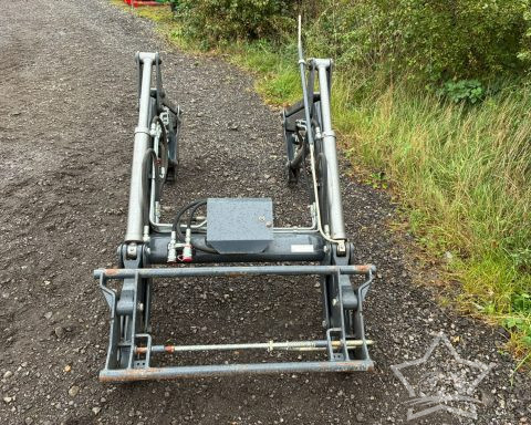 Stoll Robust F4 Loader for Fendt 206V